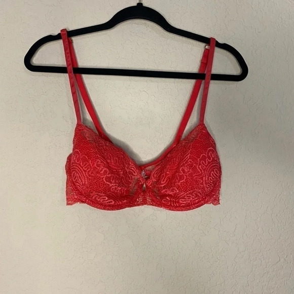 Victoria’s Secret Women’s 36D Very Sexy Red Lace Push Up Without Padding Bra - Picture 1 of 8